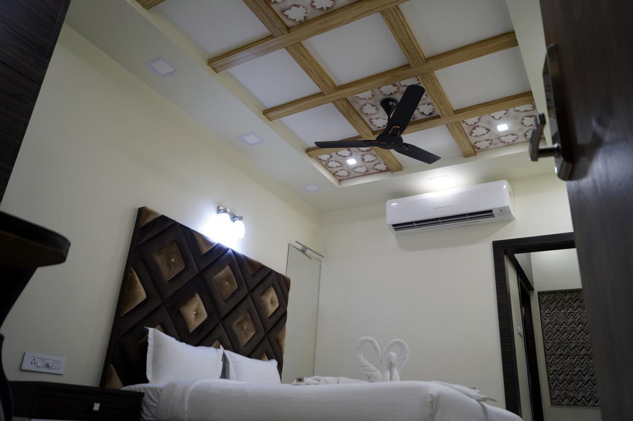 Hotel Silver Arcade Māldah Buitenkant foto